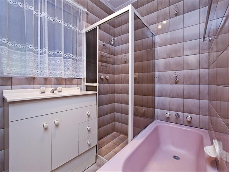 2 Harris Road, Redwood Park SA 5097