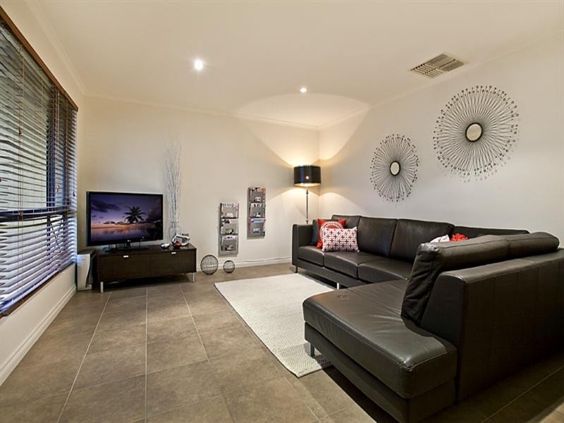 3, 66-70 Sir Ross Smith Boulevard, Oakden SA 5086