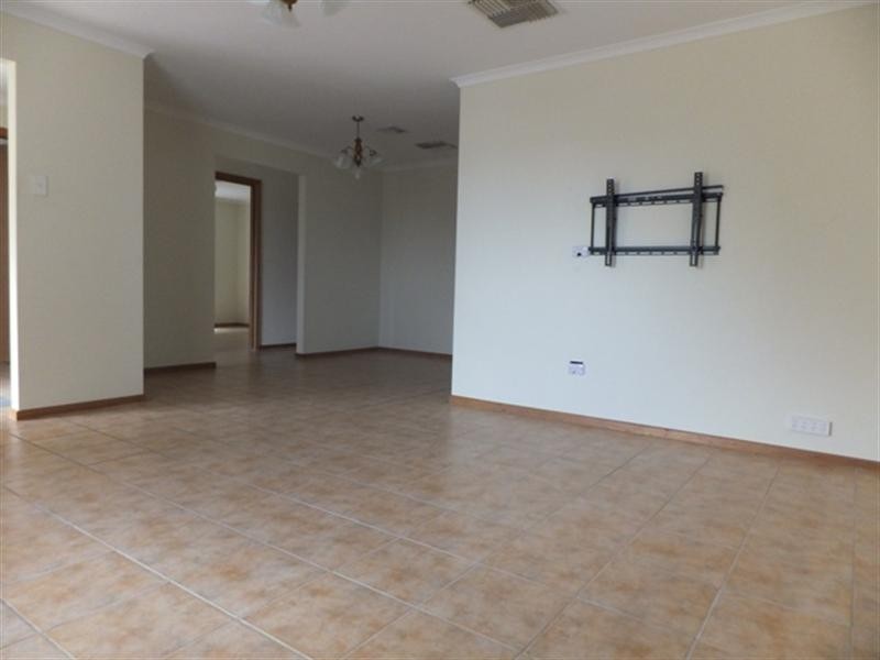 24 Sandstone Avenue, Walkley Heights SA 5098