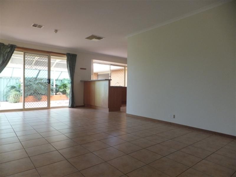 24 Sandstone Avenue, Walkley Heights SA 5098