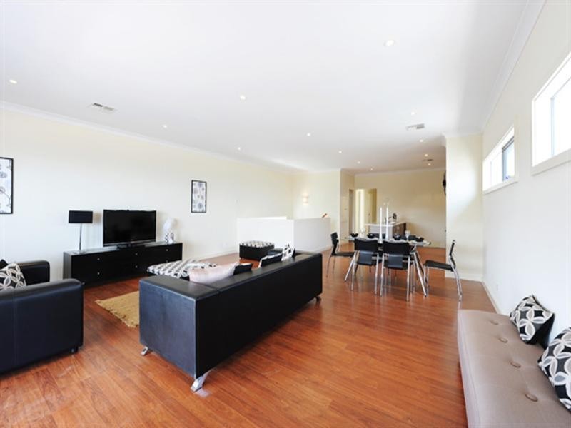 4 Wakelin Terrace, O’sullivan Beach SA 5166