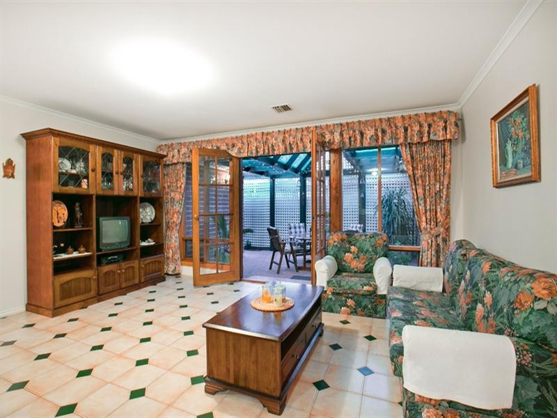 1 Farnborough Street, Oakden SA 5086