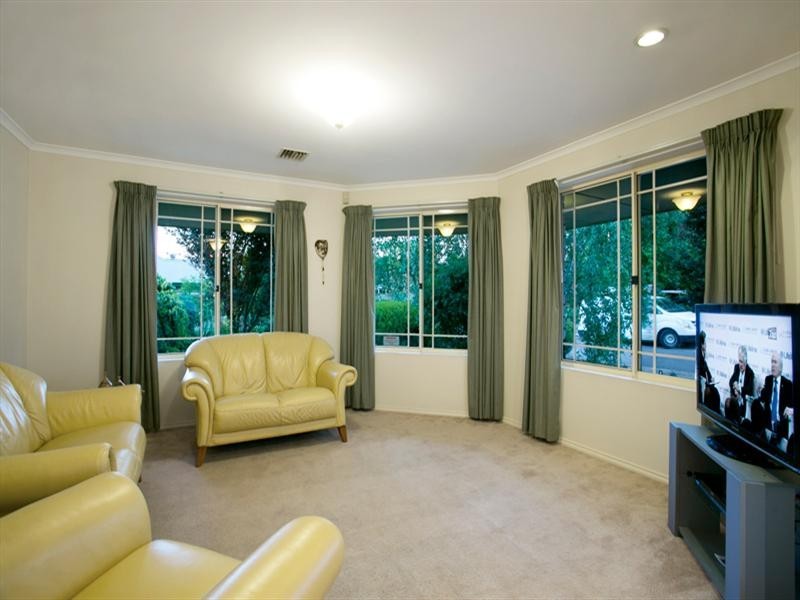 1 Farnborough Street, Oakden SA 5086