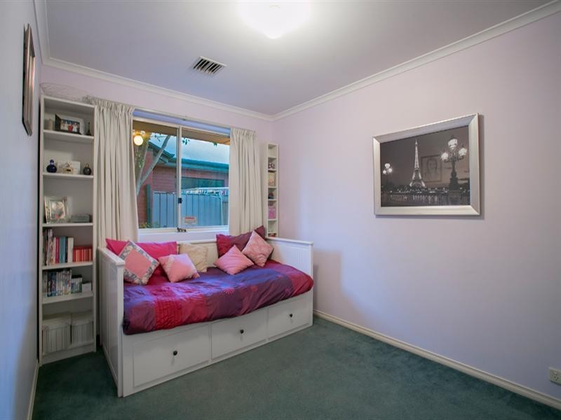 1 Farnborough Street, Oakden SA 5086