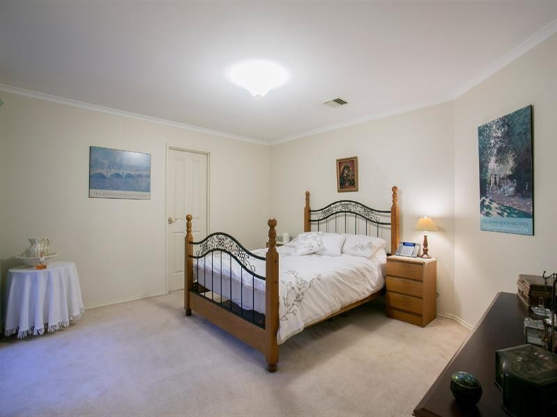 1 Farnborough Street, Oakden SA 5086