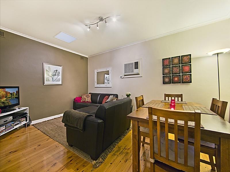 8 Dennis Crescent, Para Hills SA 5096