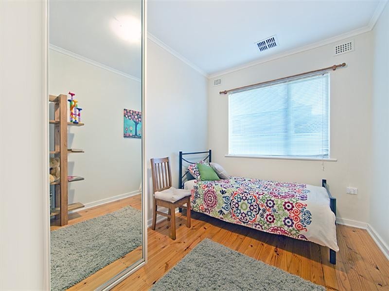 8 Dennis Crescent, Para Hills SA 5096