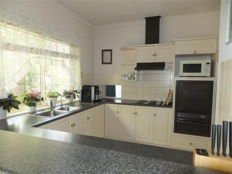 6 Sissinghurst Drive, Oakden SA 5086