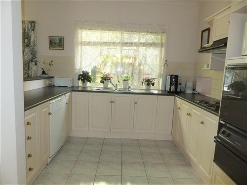 6 Sissinghurst Drive, Oakden SA 5086