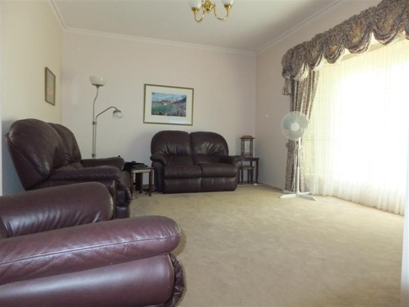 6 Sissinghurst Drive, Oakden SA 5086