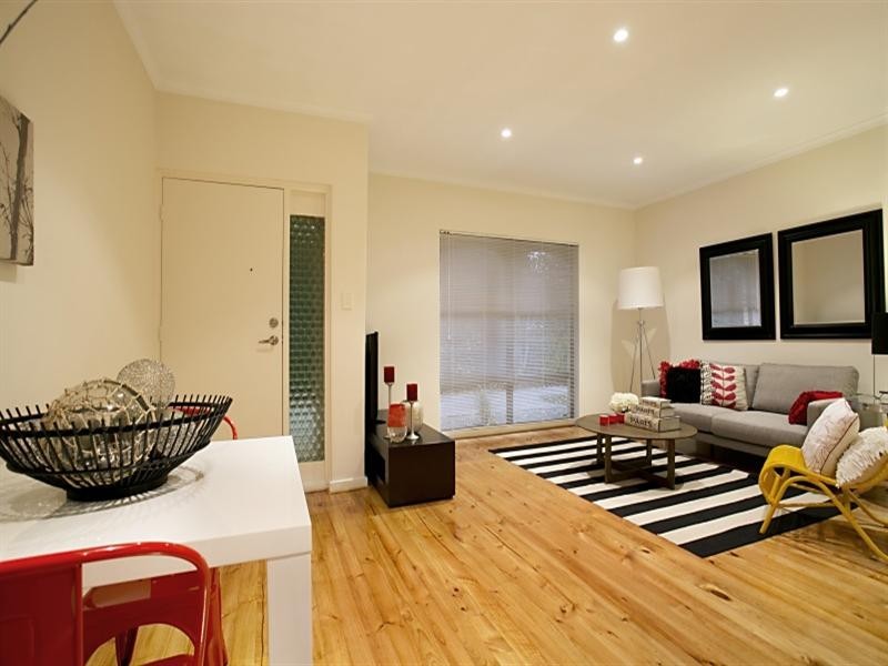 2/4a Gordon Road, Black Forest SA 5035