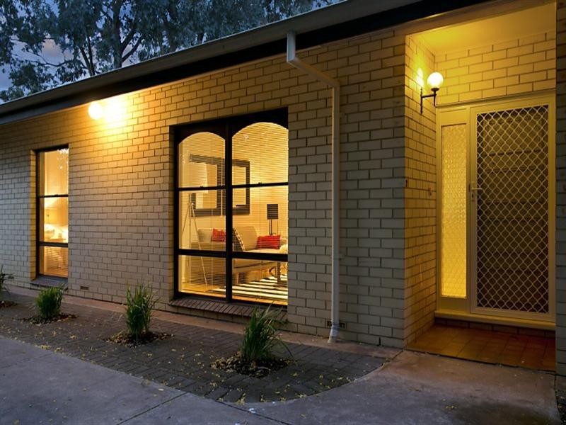 2/4a Gordon Road, Black Forest SA 5035