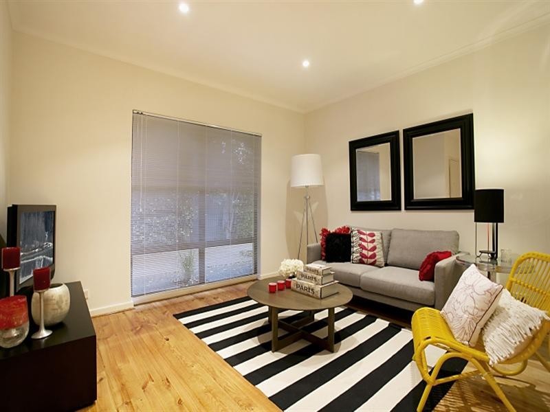 2/4a Gordon Road, Black Forest SA 5035