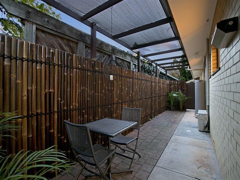 2/4a Gordon Road, Black Forest SA 5035