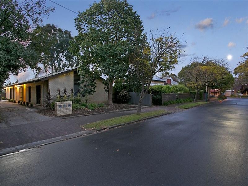 2/4a Gordon Road, Black Forest SA 5035