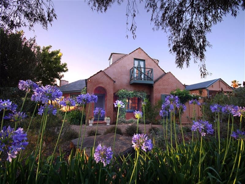 8 Mimosa Drive, Vale Park SA 5081