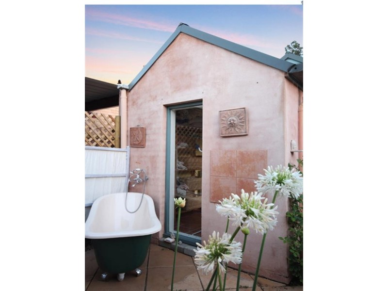 8 Mimosa Drive, Vale Park SA 5081