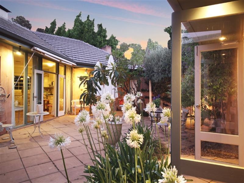 8 Mimosa Drive, Vale Park SA 5081