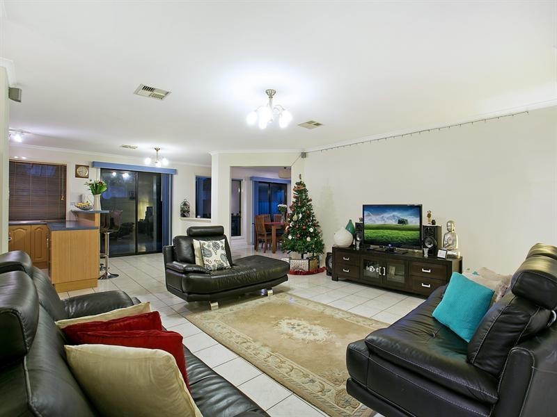 25 Magazine Drive, Walkley Heights SA 5098 the real estate agency Sold