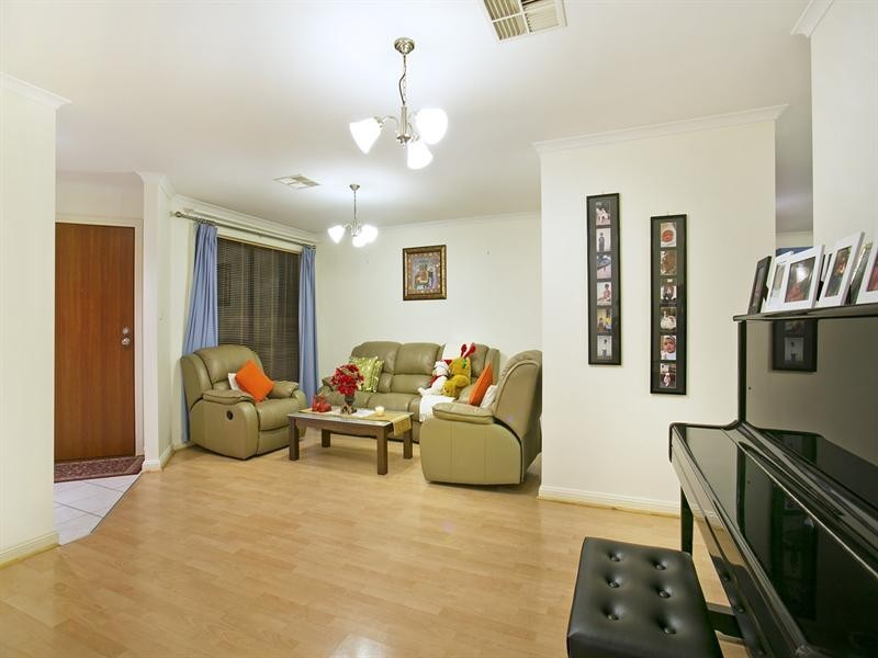 25 Magazine Drive, Walkley Heights SA 5098 the real estate agency Sold