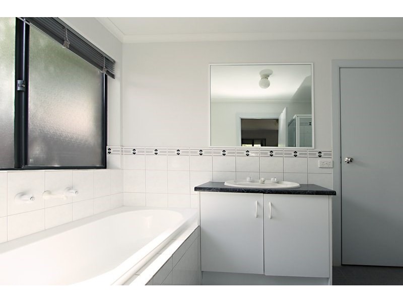 19 Lyle Court, Para Vista SA 5093