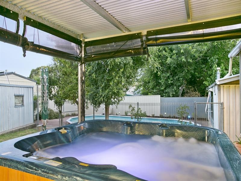 14 Eyre Crescent, Valley View SA 5093