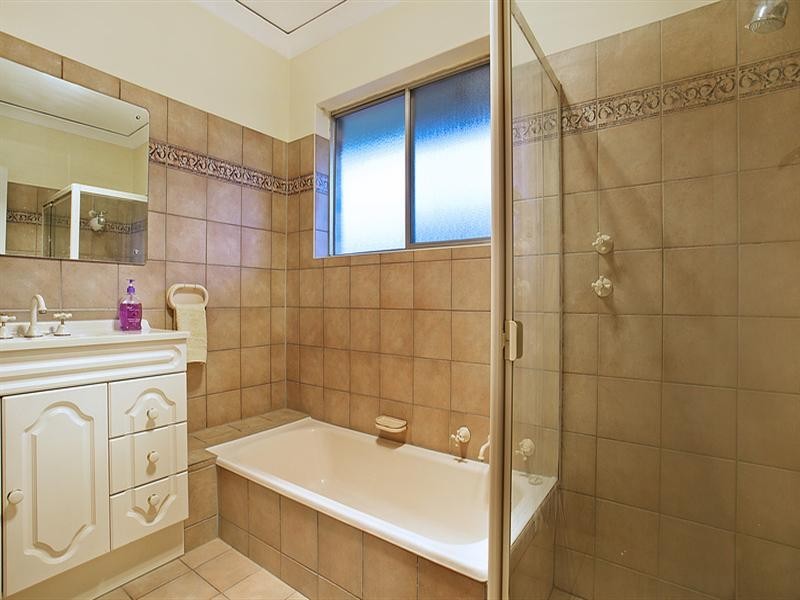 14 Eyre Crescent, Valley View SA 5093