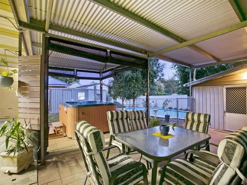 14 Eyre Crescent, Valley View SA 5093