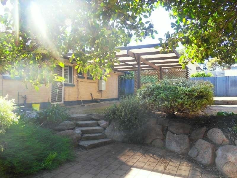 15a Cheryl Avenue, Valley View SA 5093