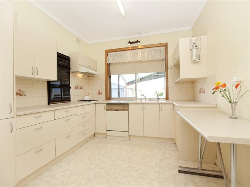 4 Turner Avenue, Clearview SA 5085