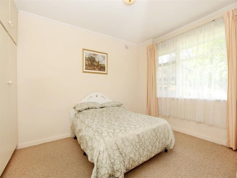 4 Turner Avenue, Clearview SA 5085