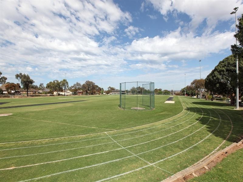 4 Turner Avenue, Clearview SA 5085