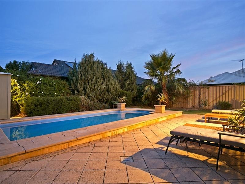 17 Mottistone Court, Oakden SA 5086