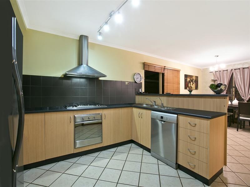 17 Mottistone Court, Oakden SA 5086