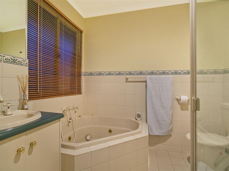 17 Mottistone Court, Oakden SA 5086