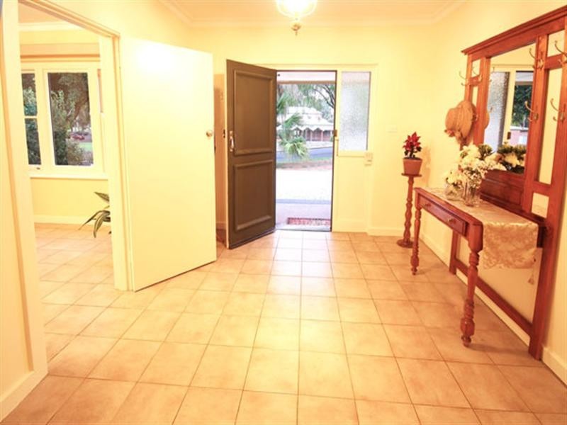 8 Botanic Grove, Campbelltown SA 5074