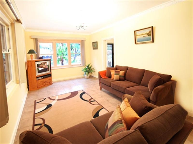 8 Botanic Grove, Campbelltown SA 5074