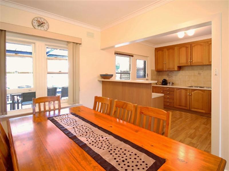 8 Botanic Grove, Campbelltown SA 5074