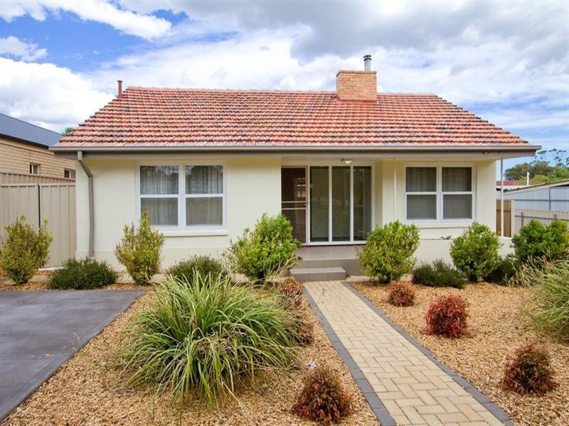 11 Kelway Crescent, Clearview SA 5085