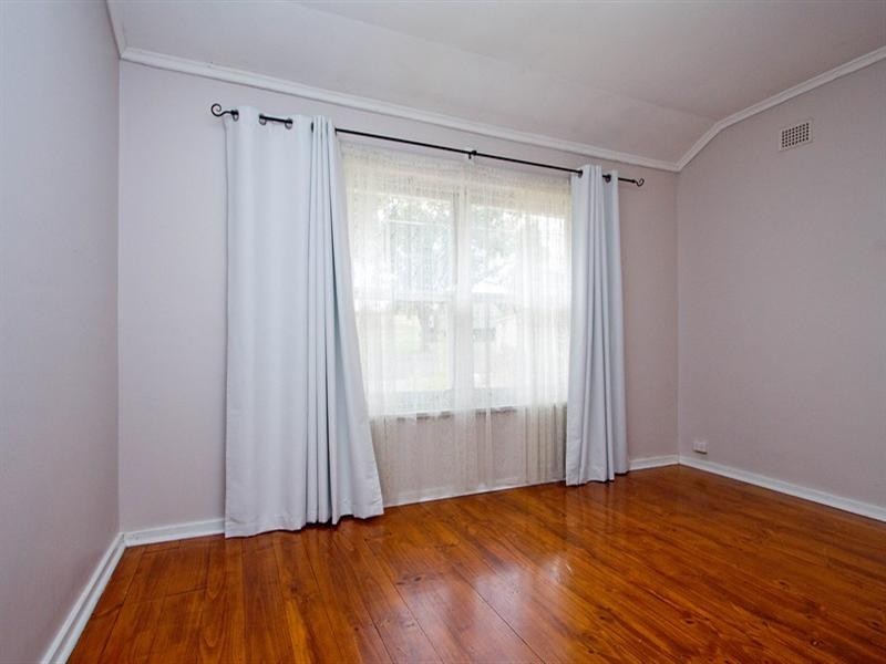 11 Kelway Crescent, Clearview SA 5085