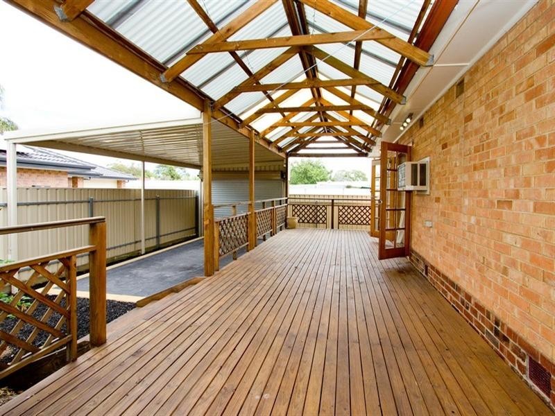 11 Kelway Crescent, Clearview SA 5085