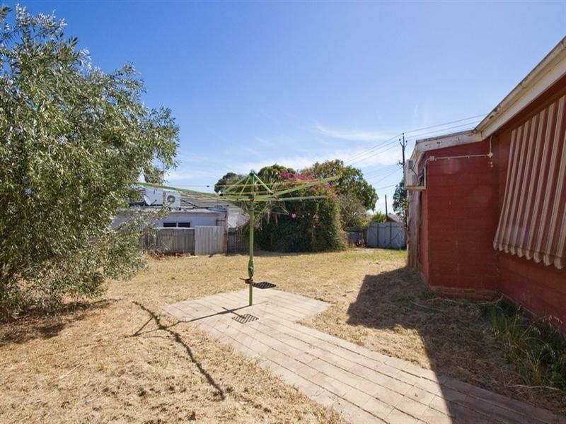 9 Radford Avenue, Clearview SA 5085