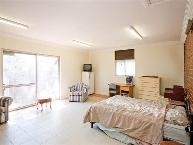 9 Radford Avenue, Clearview SA 5085