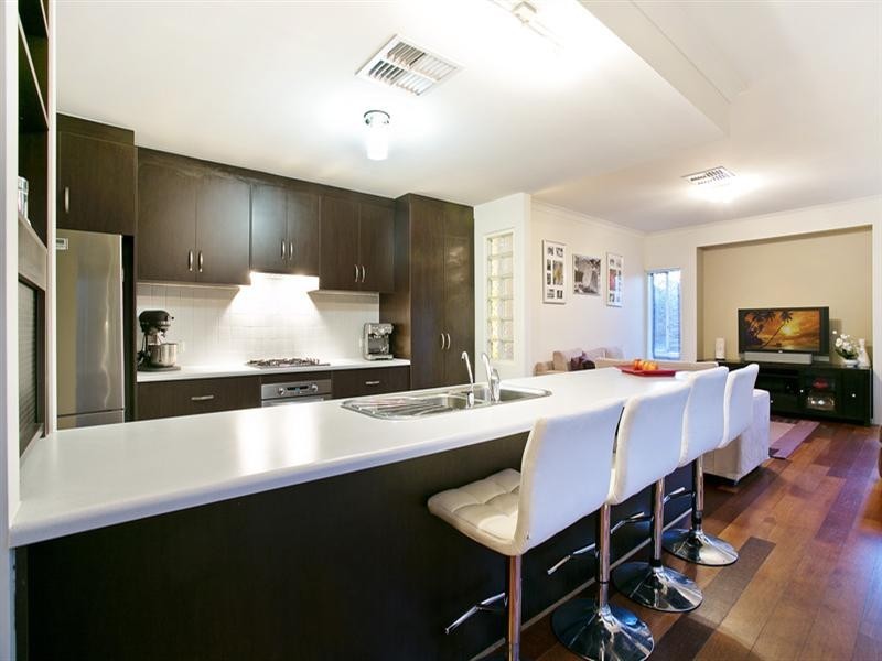 6 Elmwood Court, Mawson Lakes SA 5095