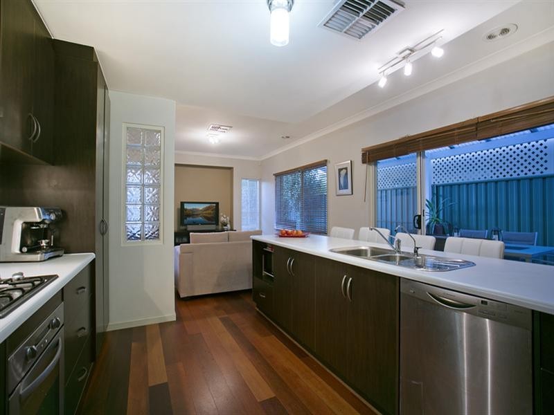 6 Elmwood Court, Mawson Lakes SA 5095