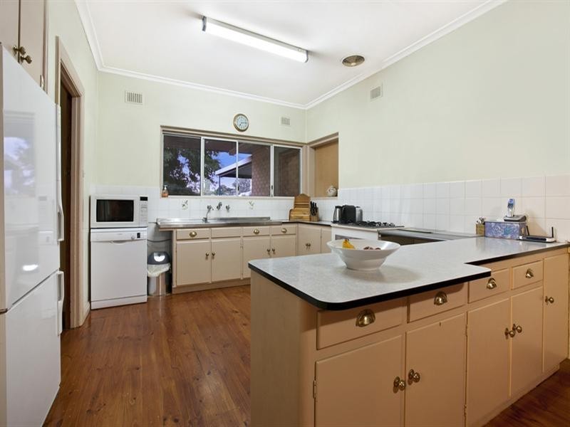 31 Kings Road, Salisbury Downs SA 5108