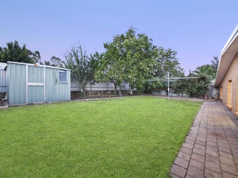 5 Eyre Crescent, Valley View SA 5093