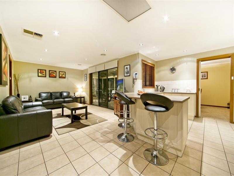 2 Reta Court, Golden Grove SA 5125