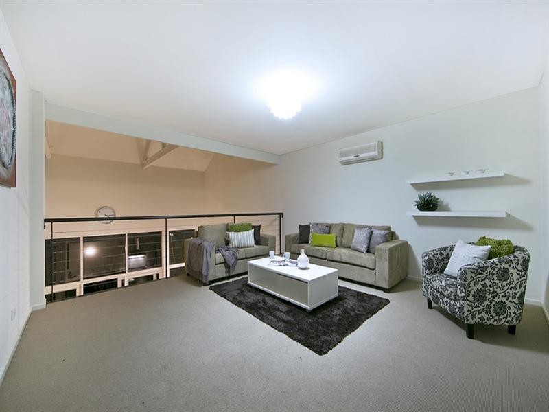 10 Wharfdale Lane, Mawson Lakes SA 5095