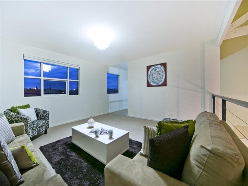 10 Wharfdale Lane, Mawson Lakes SA 5095